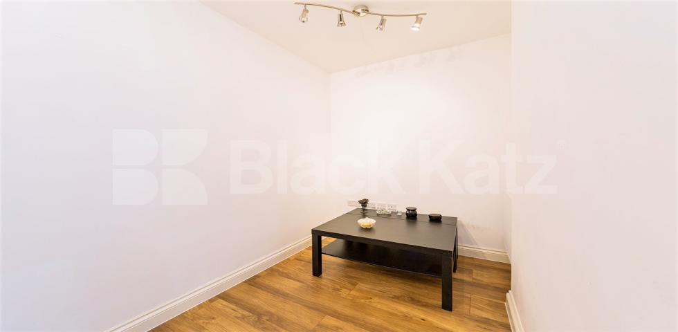 			RECENTLY REFURBISHED , 2 Bedroom, 1 bath, 1 reception Flat			 Richmond Way, Shepherds Bush/Brook Green
